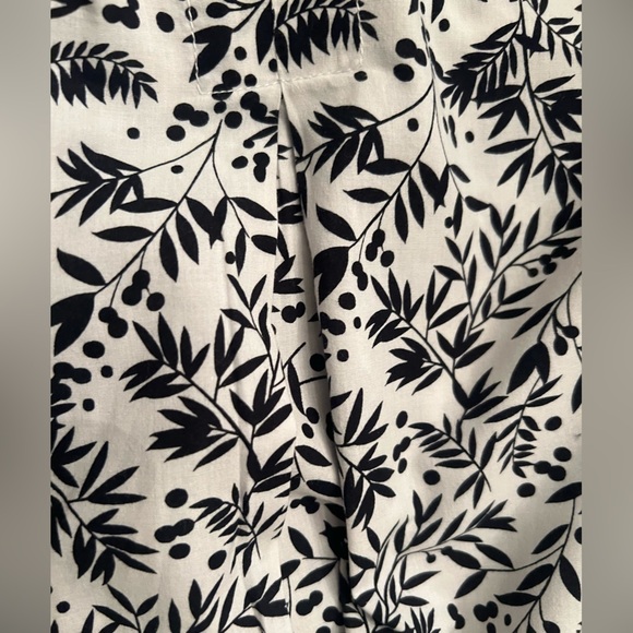 Tommy Hilfiger brand top size SP - Picture 10 of 13